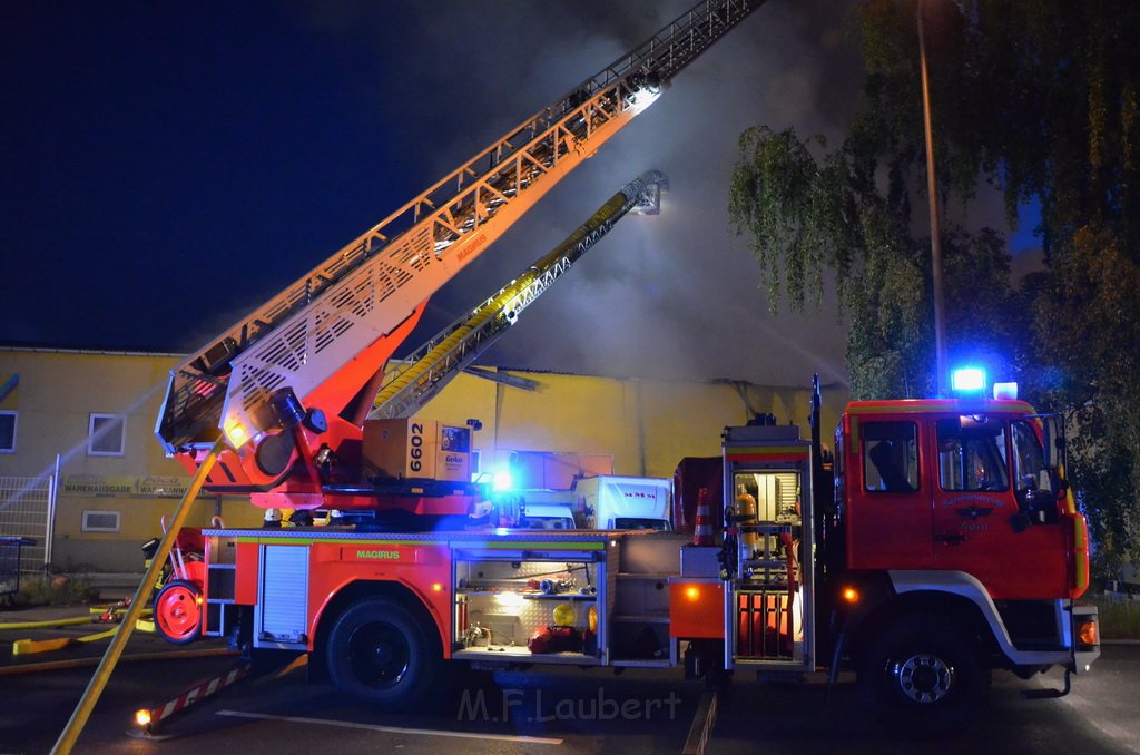 Grossfeuer Poco Lager Koeln Porz Gremberghoven Hansestr P220.JPG - Miklos Laubert